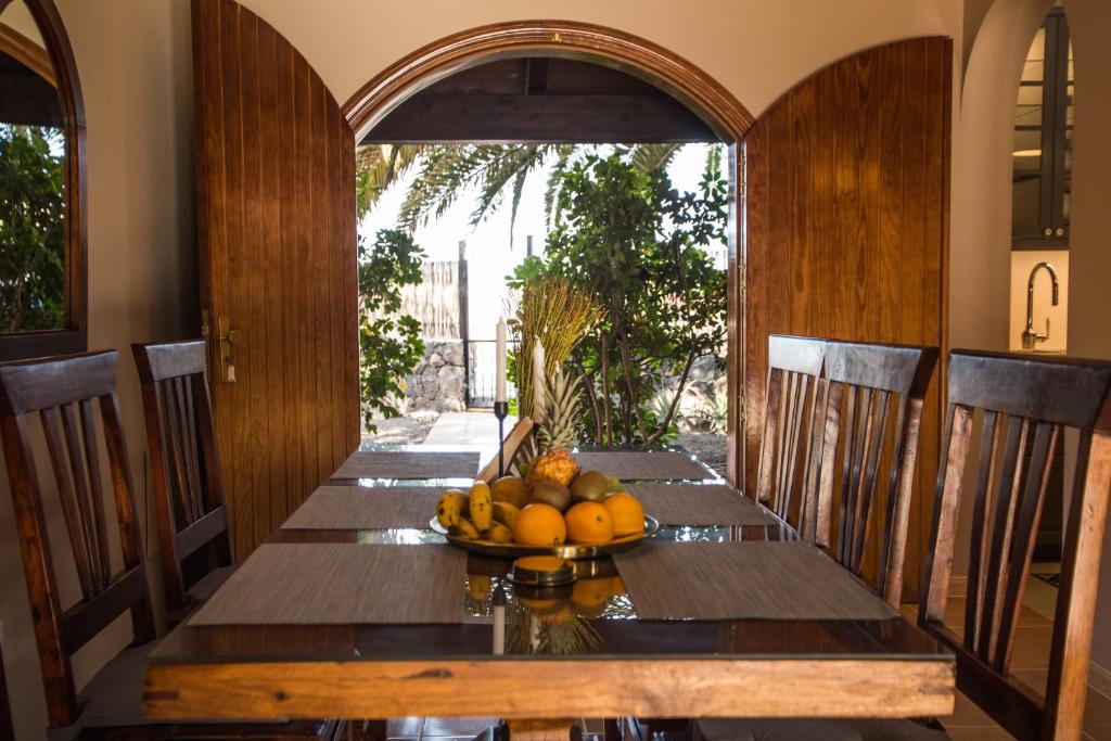 Fotografie z fotogalerie ubytování Casa Perla - villa with big garden and private pool v destinaci Corralejo