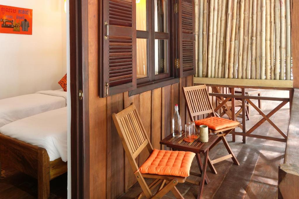 Ein Sitzbereich in der Unterkunft Sok San Beach Resort