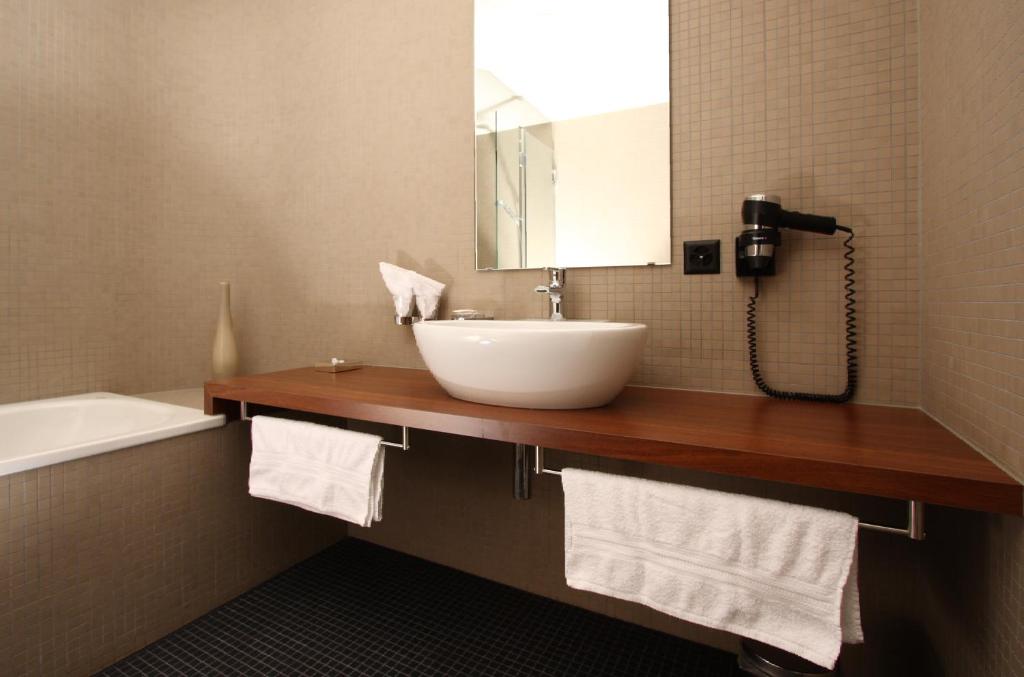 Ένα μπάνιο στο Seehotel Gotthard