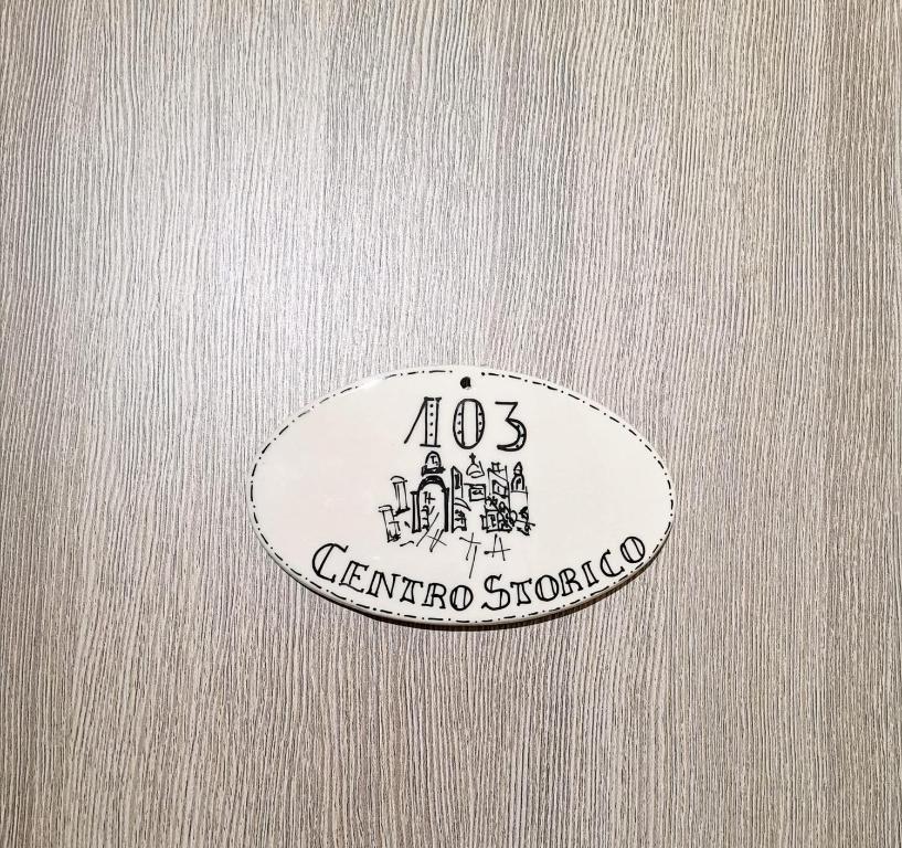 Certifikát, hodnocení, plakát nebo jiný dokument vystavený v ubytování DUOMO 152 NAPOLI