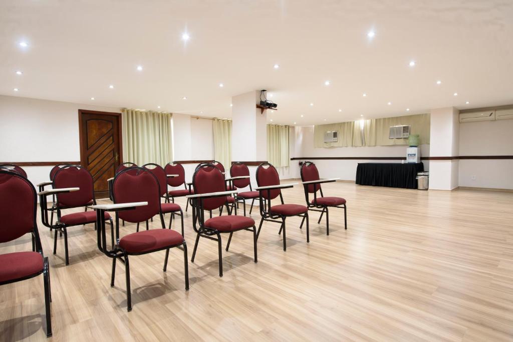  Plaza Suite Hotel