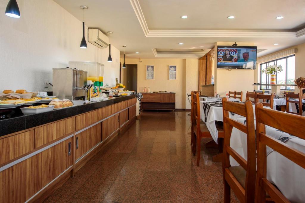  Plaza Suite Hotel