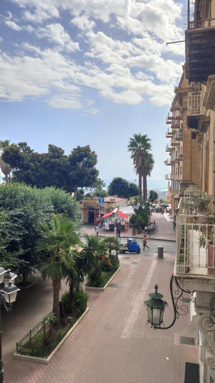 Palazzo Caratozzolo - 12