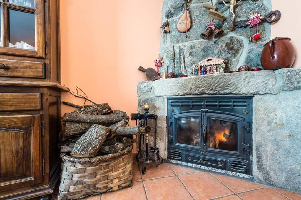 Fotografia z galérie ubytovania Apartamentos & Casa Rural Boada con Jardin Interior y Barbacoa v destinácii Villamiel