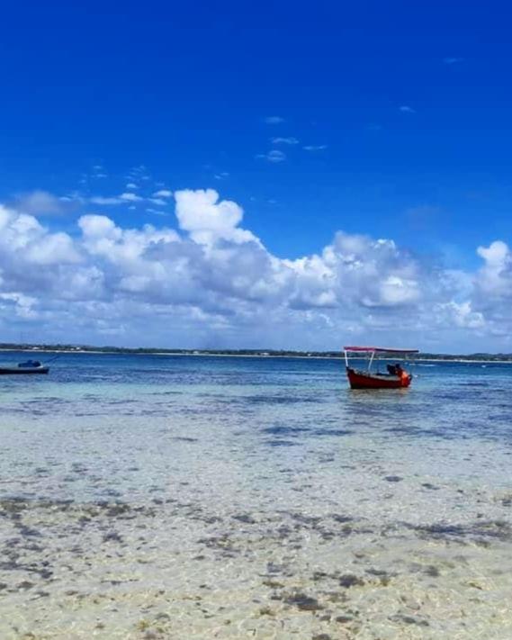 CHALES AJULULU  CHALES AJULULU