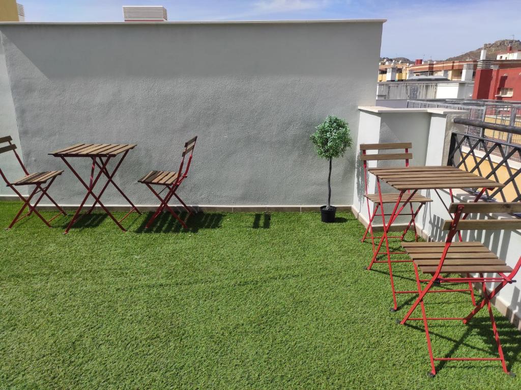 Vonkajšia záhrada v ubytovaní Apartamentos CENTRO SALECIANOS