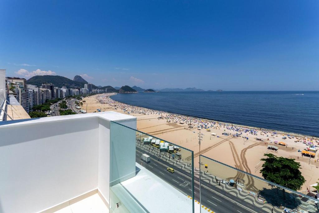  Incrivel cobertura triplex de 6 quartos frente mar em Copacabana