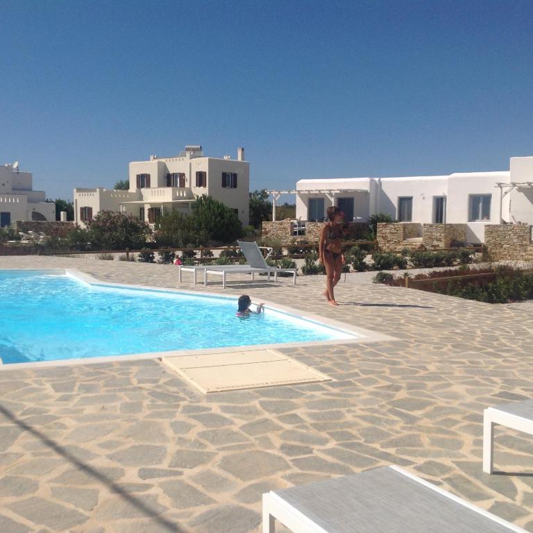 Bazén v ubytovaní Plaka Sunset Naxos Home alebo v jeho blízkosti