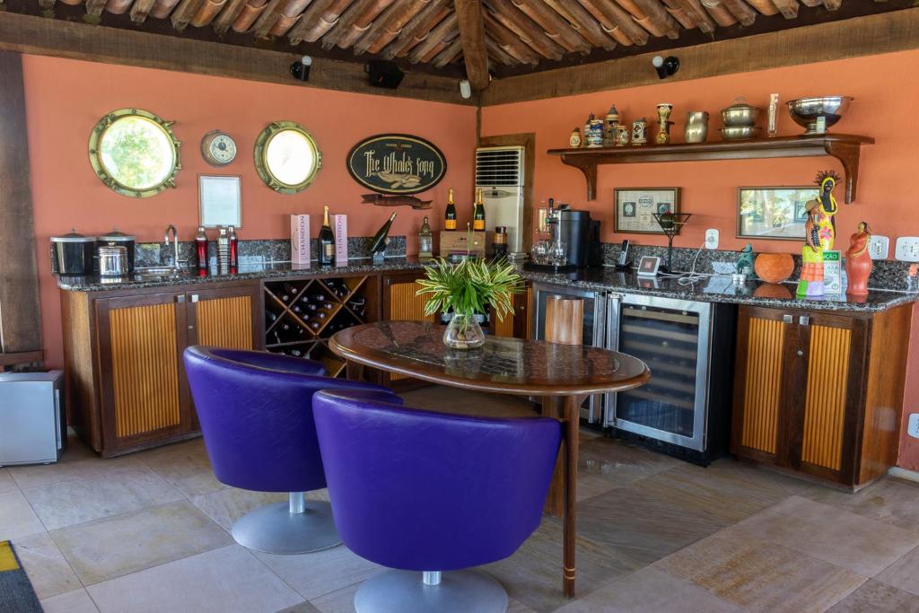 Cliffside Luxury Inn
