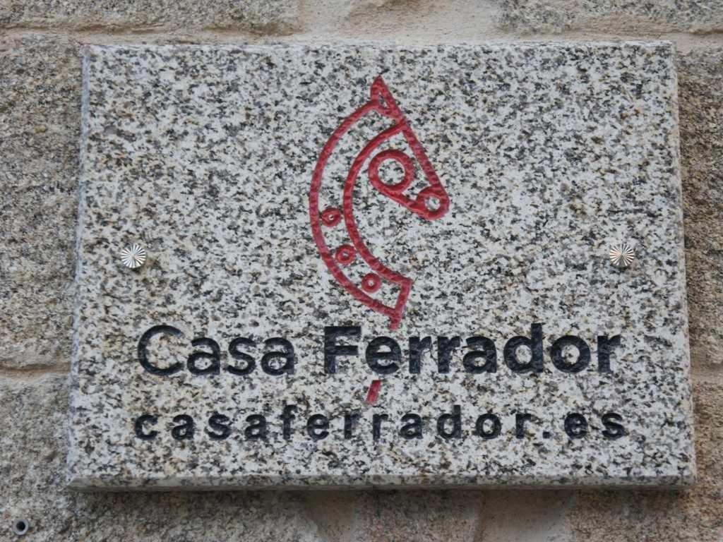 Certifikát, hodnocení, plakát nebo jiný dokument vystavený v ubytování O Yunque Casa Ferrador Ribeira Sacra