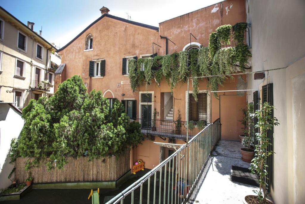 Truly Verona - Resim 14