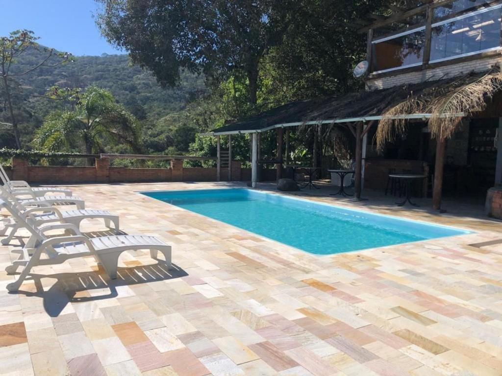  Residencial em Morro De Zimbros 4 pessoas