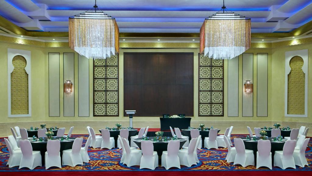 Restoran või mõni muu söögikoht majutusasutuses InterContinental Doha Beach & Spa by IHG