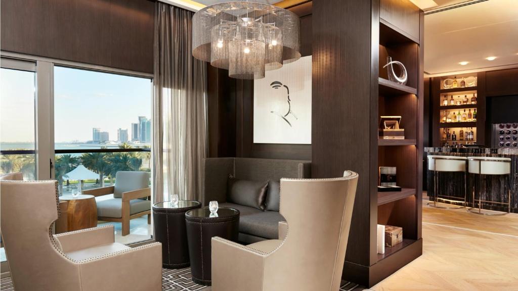 Istumisnurk majutusasutuses InterContinental Doha Beach & Spa by IHG