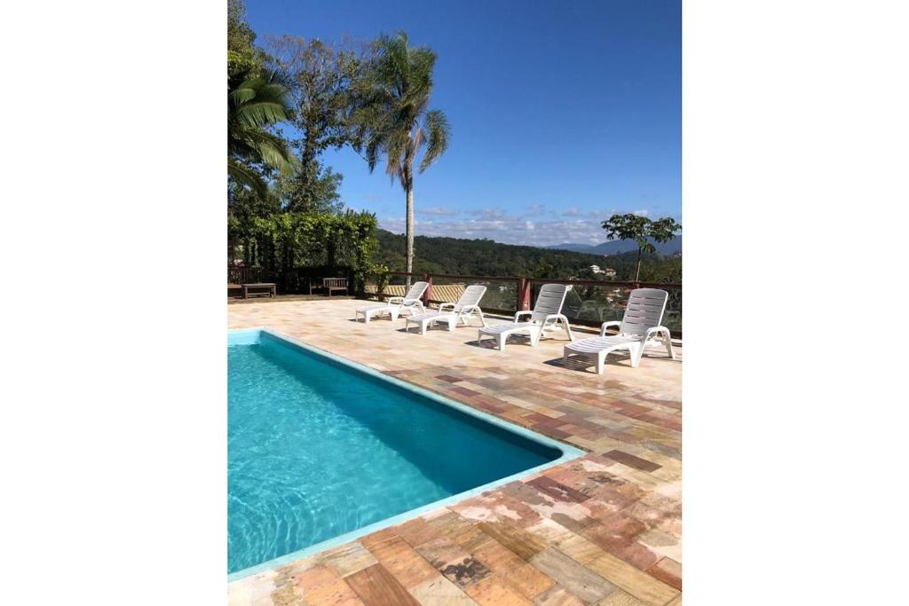  Suíte com piscina