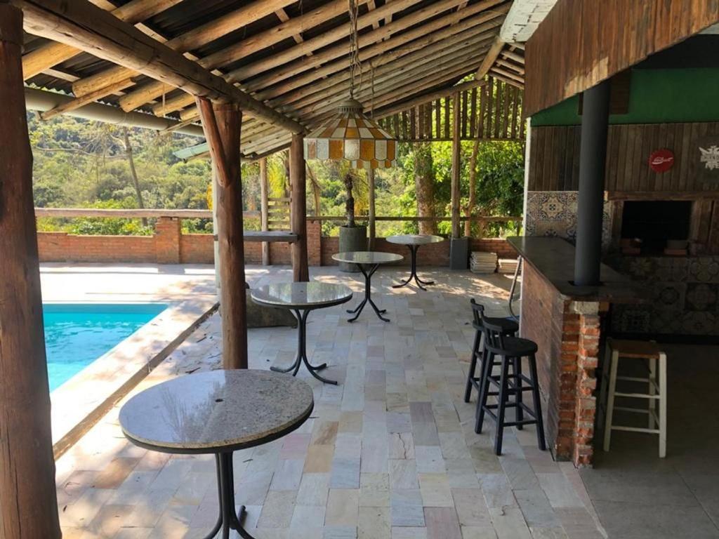  Suíte com piscina