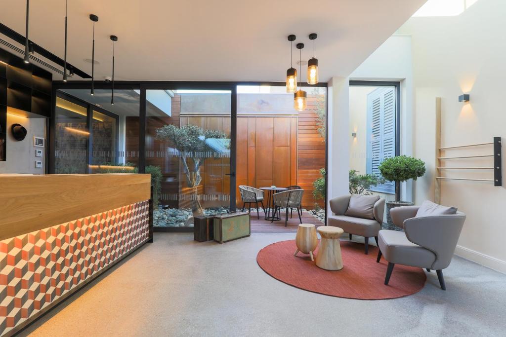 Posezení v ubytování Hotel Indigo Larnaca by IHG-ADULTS ONLY