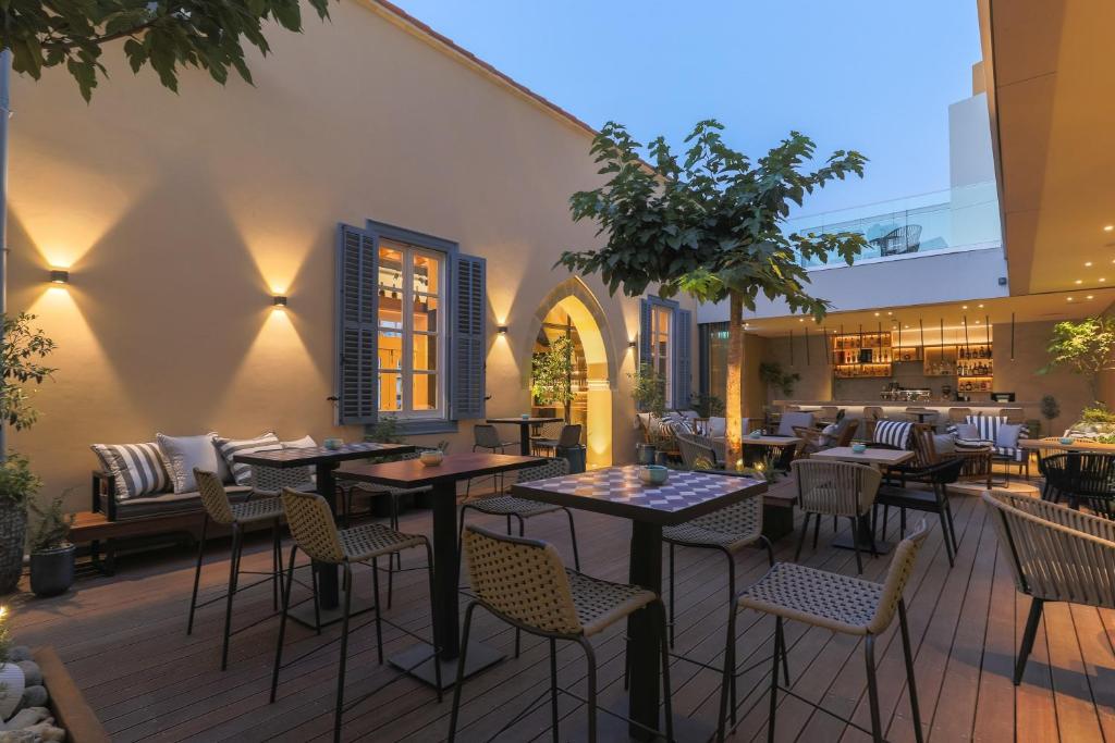 Restaurace v ubytování Hotel Indigo Larnaca by IHG-ADULTS ONLY