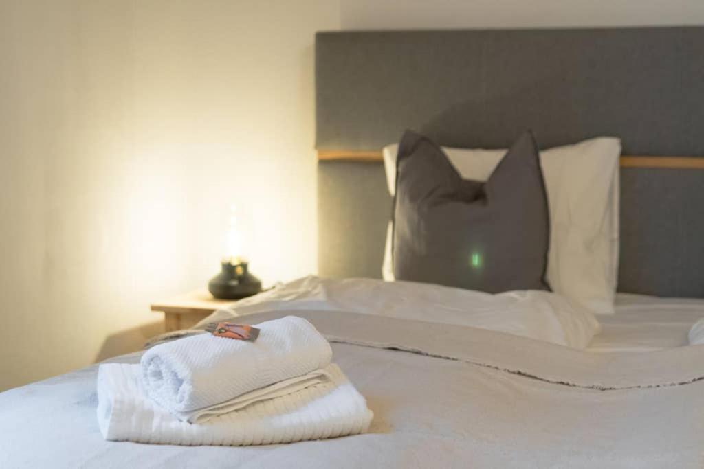 Posteľ alebo postele v izbe v ubytovaní Cosy and Spacious Apartment in the heart of Innsbruck