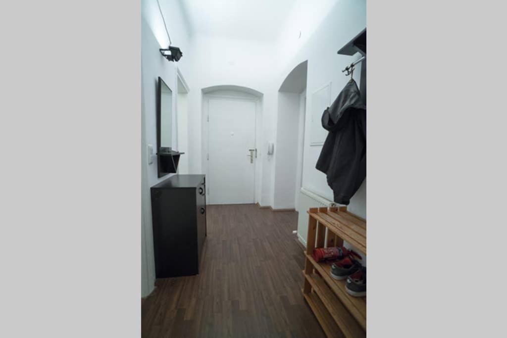 Televízia a/alebo spoločenská miestnosť v ubytovaní Cosy and Spacious Apartment in the heart of Innsbruck