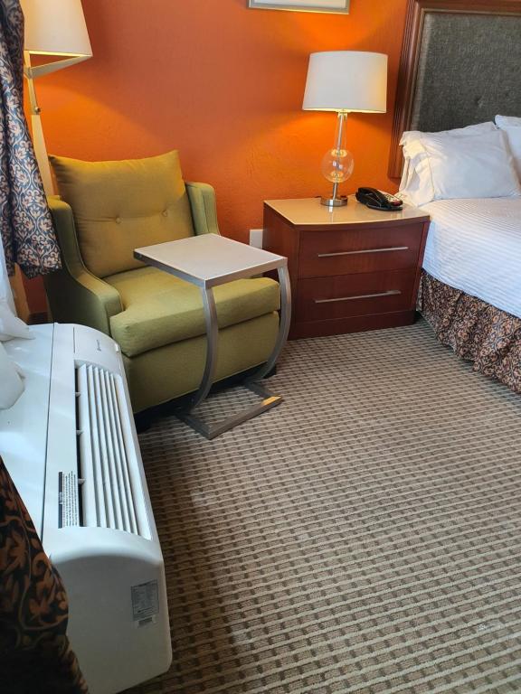 Postel nebo postele na pokoji v ubytování Hotel San Francisco Leon