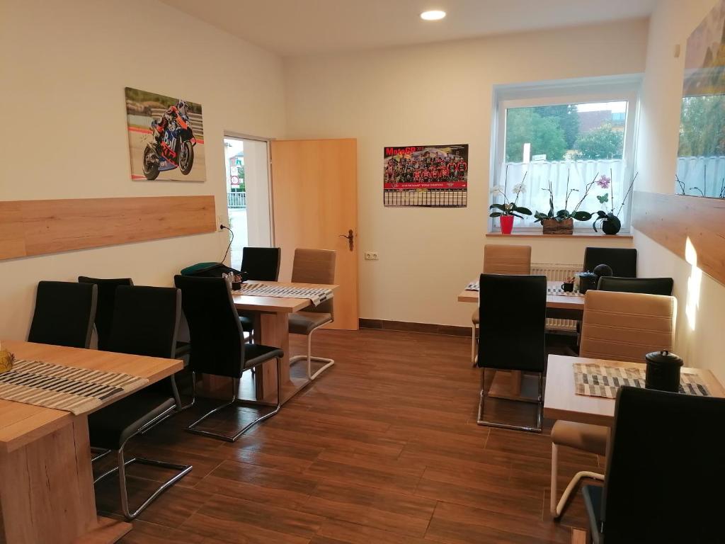 Posezení v ubytování Ferienwohnungen und Zimmer Yassi