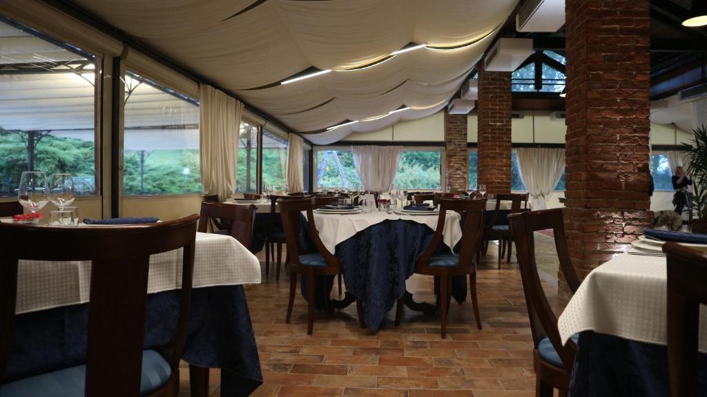 Restaurace v ubytování La Regibussa - Hotel Ristorante