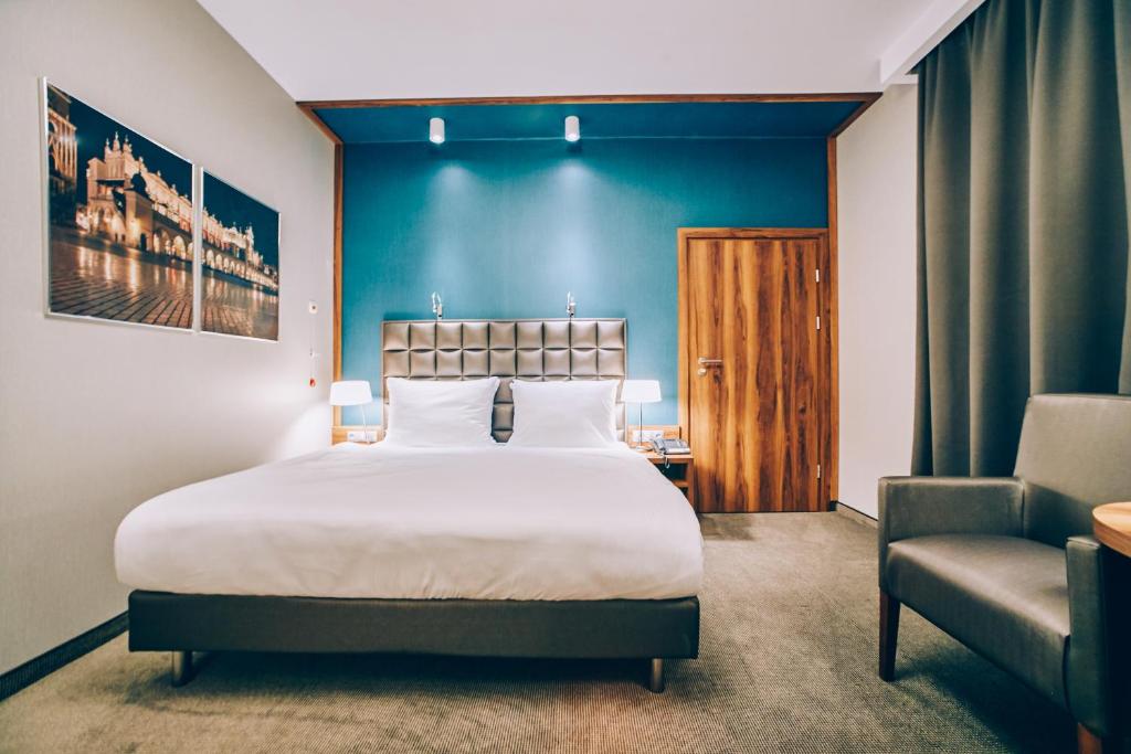 Holiday Inn Krakow City Centre by IHG - Standard Queen Room - Disability Access