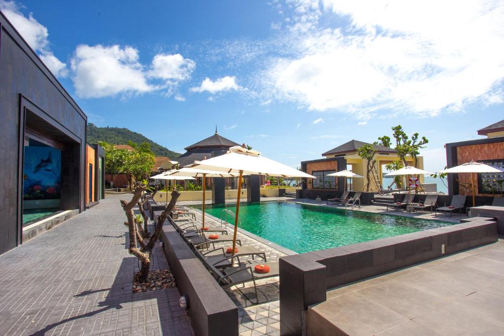 Bazén v ubytování Pavilion Samui Villas and Resort - SHA Extra Plus nebo v jeho okolí