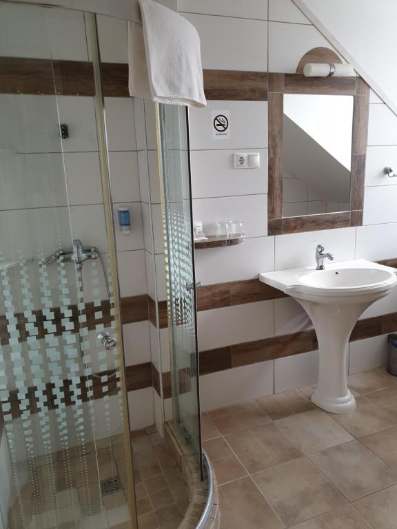 Kastélykert Fogadó - Resim 14