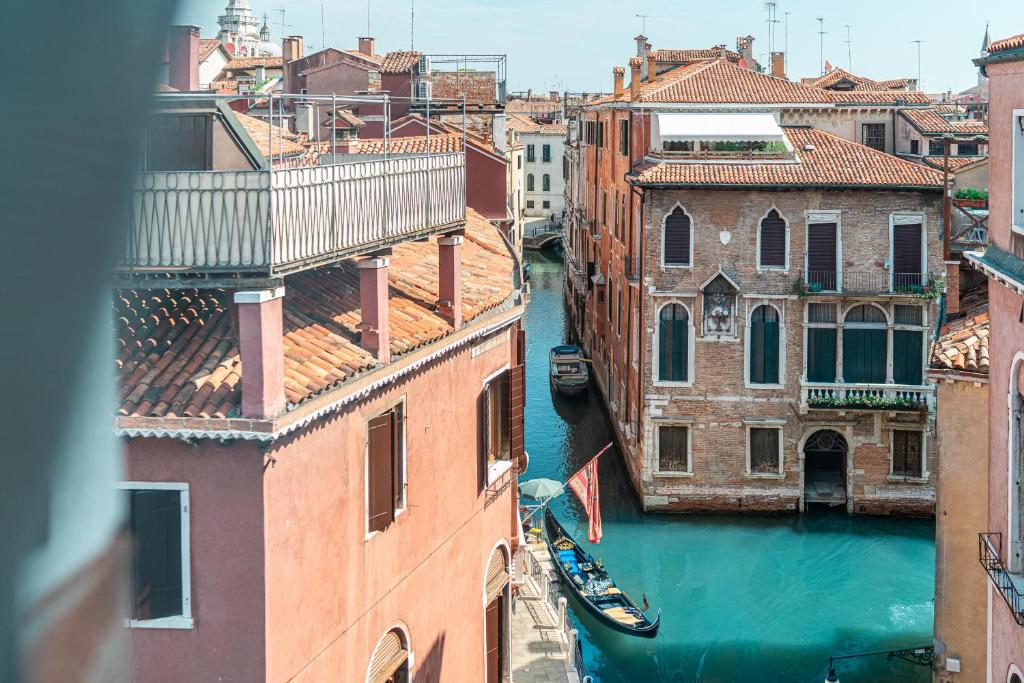 All’Angelo Art Hotel - Resim 17