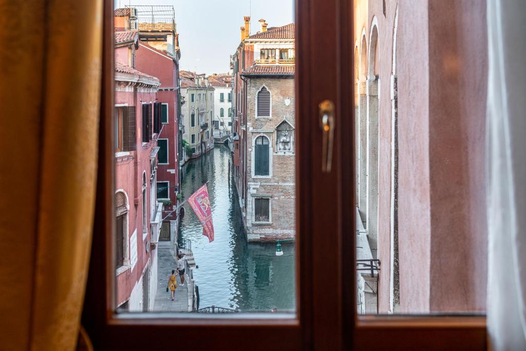 All’Angelo Art Hotel - Resim 15