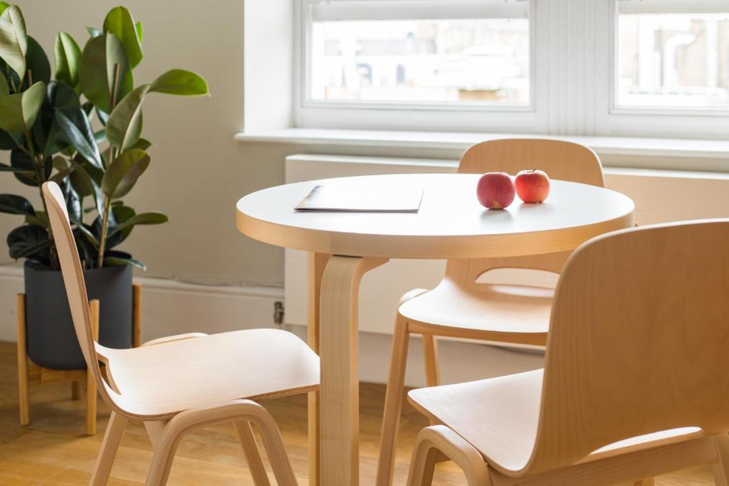 Hausd Flex - Covent Garden, آژانس هواپیمایی آسمان سپید