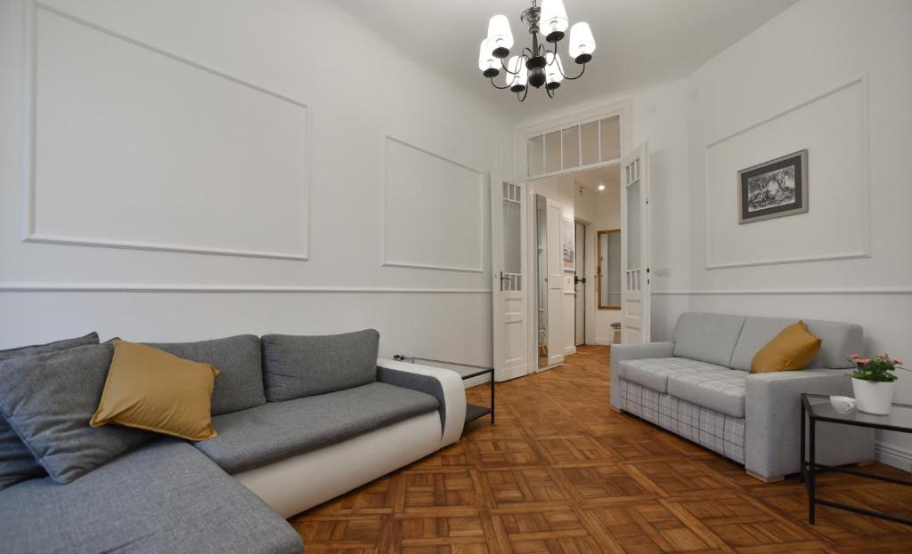 Posedenie v ubytovaní ShortStayPoland Poznańska (B23)