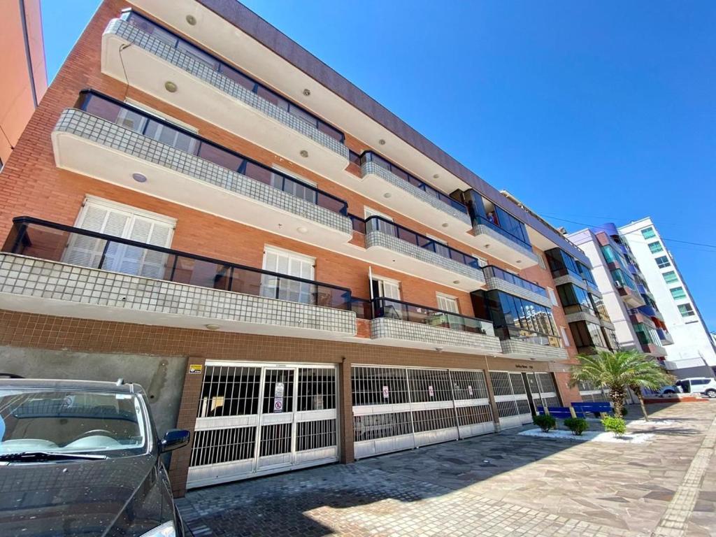  Apto 2 dom e 1 quadra do mar edifício Vila Velha Capão da Canoa