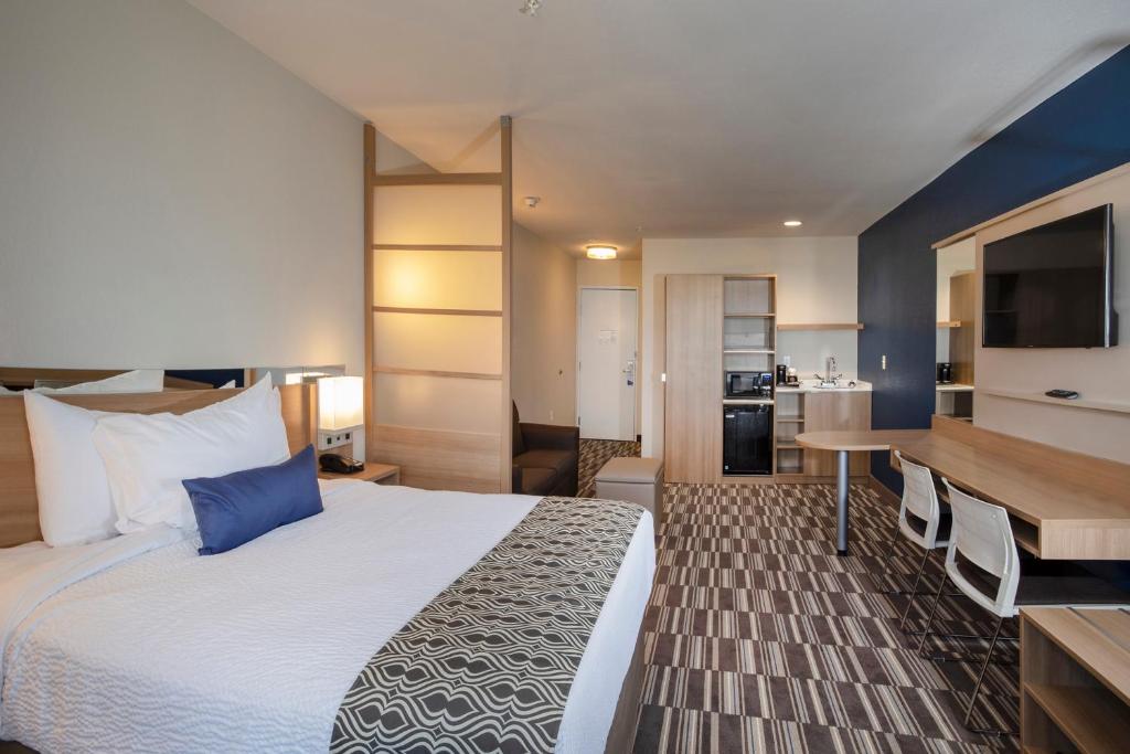 Microtel Inn & Suites by Wyndham Loveland photo