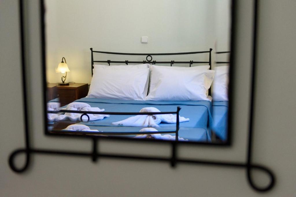מיטה או מיטות בחדר ב-Luxury Corfu Villa Villa Lemonia Private Pool 5 BDR Dassia