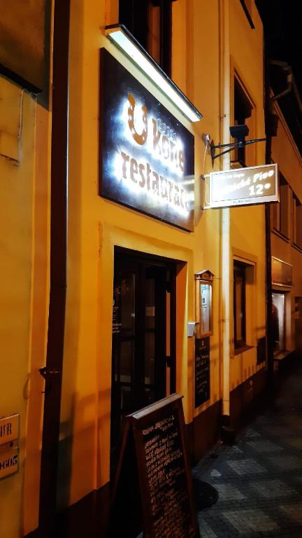 Certyfikat, podpis lub inny dokument wystawiony w obiekcie Hotel U koně