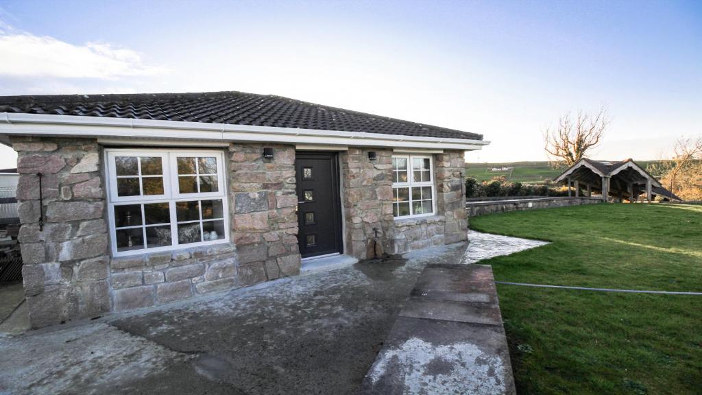 Adorable Stone Cottage 10 minutes from Galway City