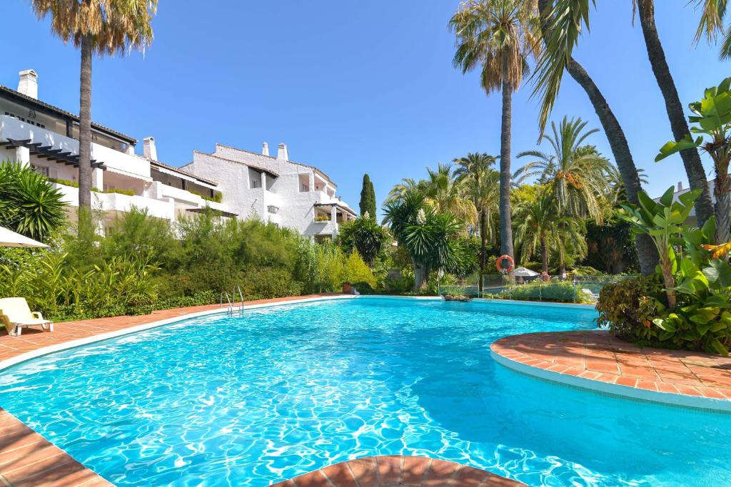 Luxurious beachside in the heart of Puente Romano, Marbella ...