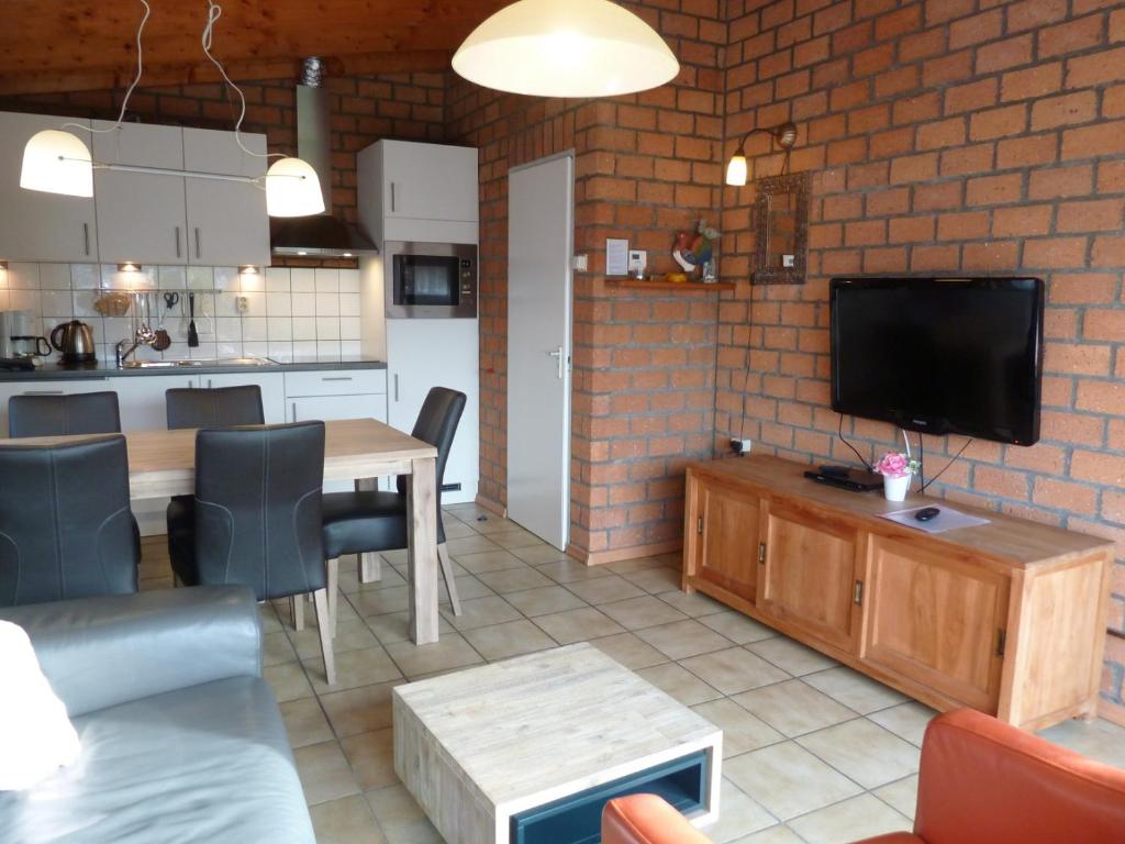 TV a/nebo společenská místnost v ubytování Vacation home Zwaantje #BL69