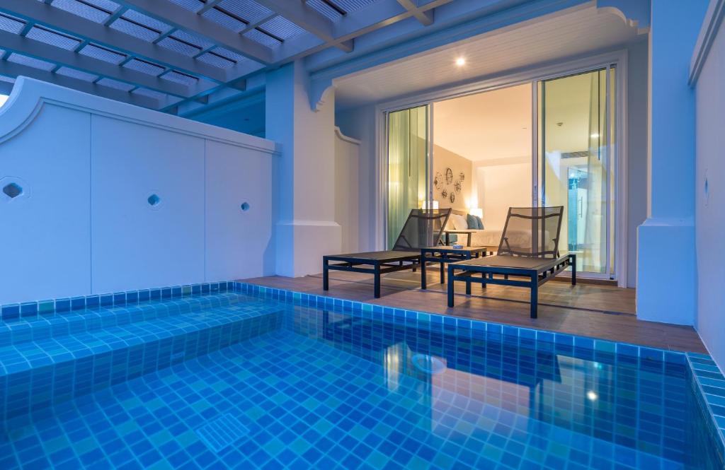 Bazén v ubytování Centara Ao Nang Beach Resort & Spa Krabi nebo v jeho okolí
