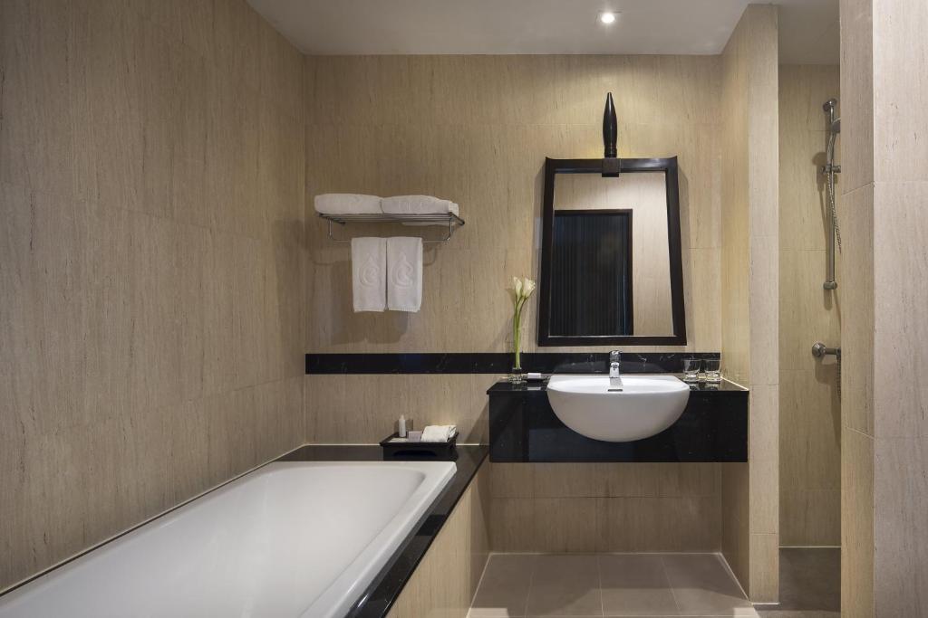 Koupelna v ubytování Centara Anda Dhevi Resort & Spa Krabi