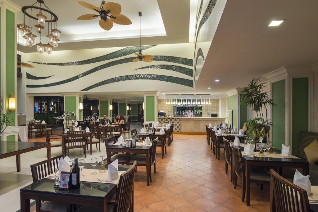 Restaurace v ubytování Centara Anda Dhevi Resort & Spa Krabi