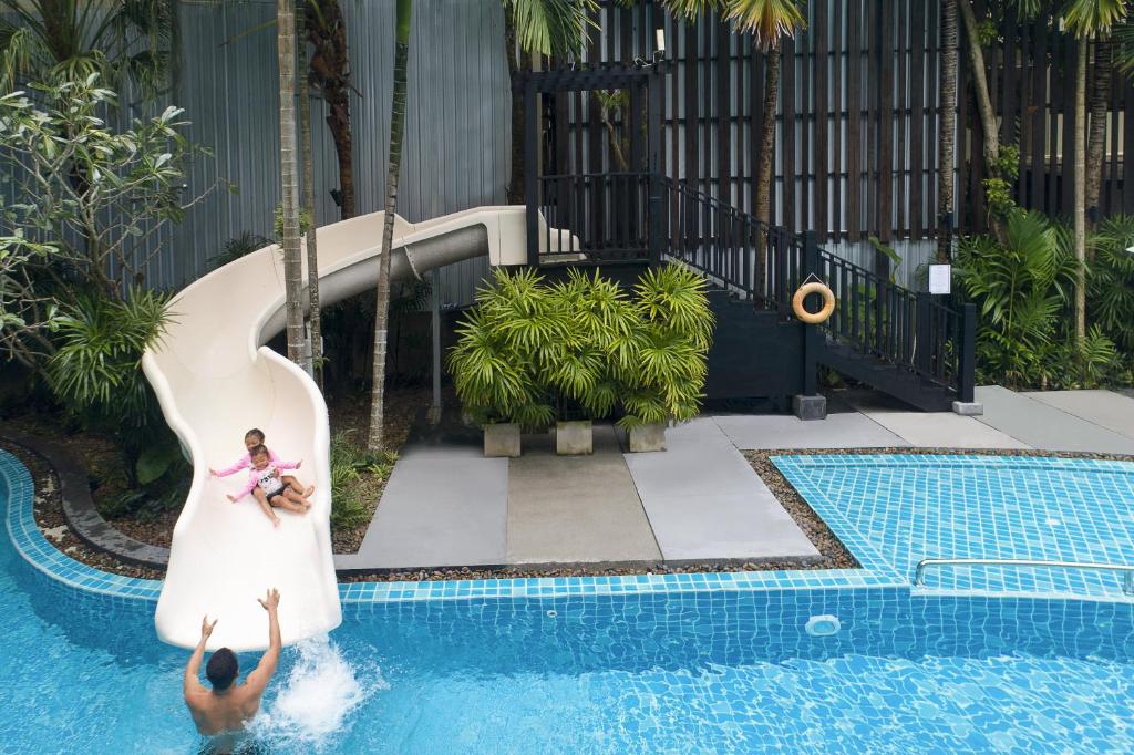 Bazén v ubytování Centara Anda Dhevi Resort & Spa Krabi nebo v jeho okolí