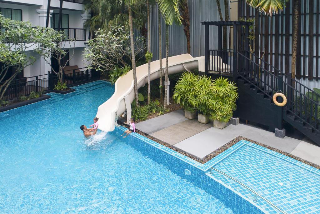 Bazén v ubytování Centara Anda Dhevi Resort & Spa Krabi nebo v jeho okolí