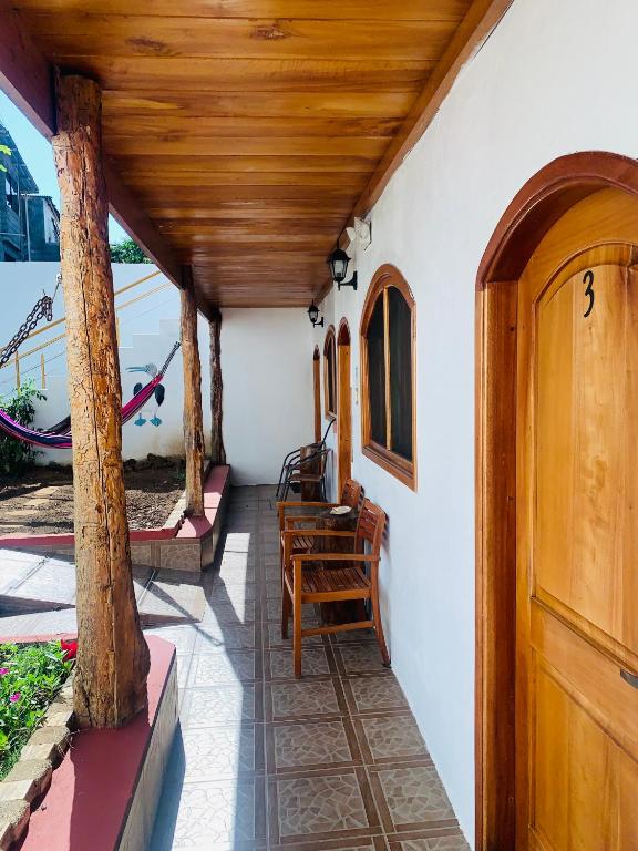 Posezení v ubytování Hostal White House Galapagos