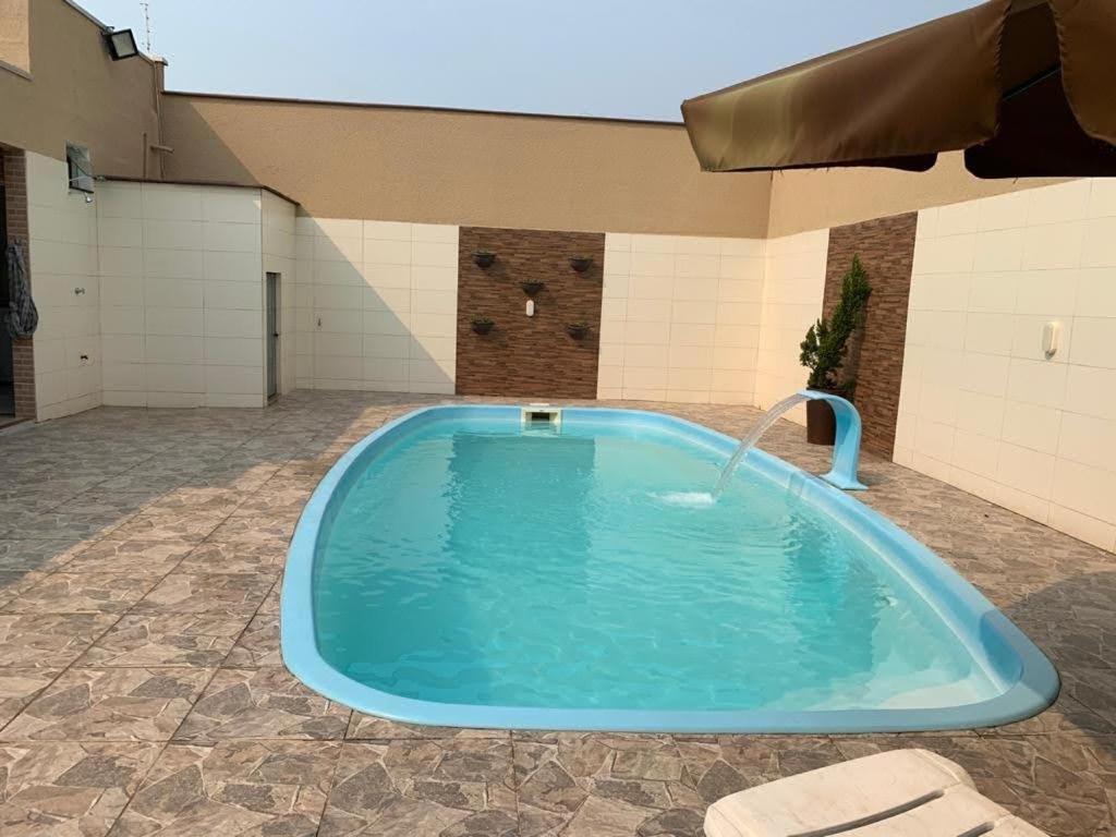  Casa com piscina