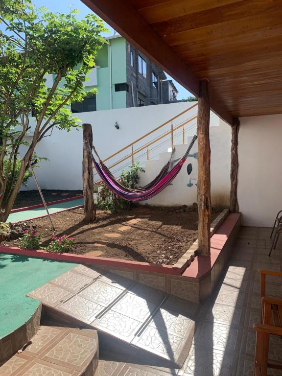 Balkón nebo terasa v ubytování Hostal White House Galapagos