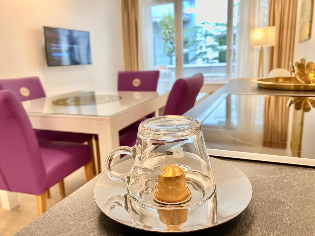 Televízia a/alebo spoločenská miestnosť v ubytovaní Steiner Residences Vienna Vorgartenstrasse